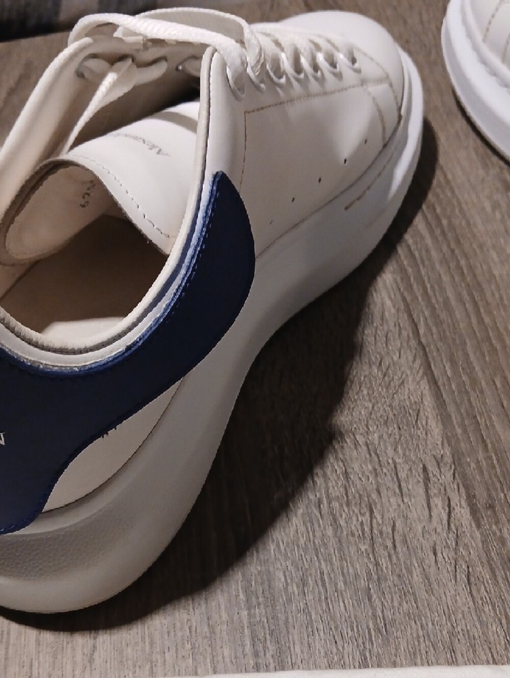 Alexander McQueen Oversized Sneakers – Interchangeable Heel Tabs - Picture 8 of 10